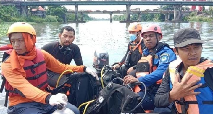 Pemuda Jatuh di Jembatan Kembar Gowa, Hilang di Sungai Jeneberang