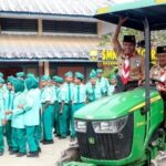Wabup Murison Diarak Traktor Saat Buka Jambore Pramuka Kerinci