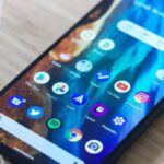 10 Cara Ampuh Mengatasi Layar HP Bergerak Sendiri