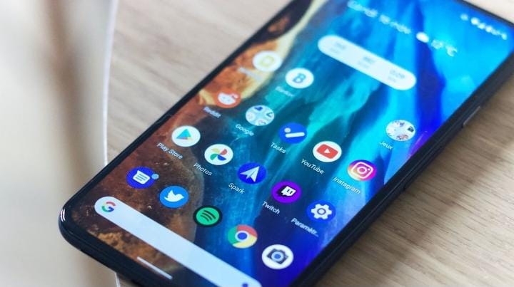 10 Cara Ampuh Mengatasi Layar HP Bergerak Sendiri