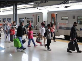 KA Purwojaya Anjlok di Kedunggedeh, 7 Perjalanan Terdampak