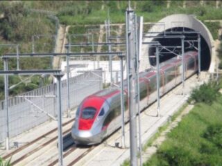 Whoosh Jokowi: Investasi Sosial atau Proyek Mahal?