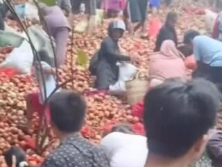 Polisi Ungkap Fakta Warga Rebutan Bawang Bombai di Batam