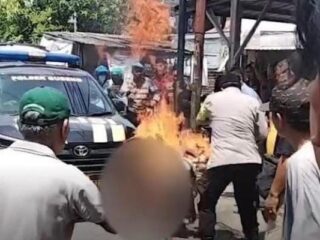 Pelaku Curanmor di Surabaya Nyaris Tewas Dibakar Warga