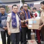 Al Haris Salurkan Bantuan Dumisake Pendidikan untuk Pelajar