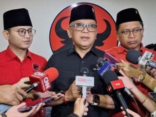 Hasto: Pendidikan & Infrastruktur Lebih Penting dari Kereta Cepat