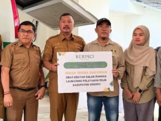 PT KMH Salurkan Bantuan Obat dan Alkes ke RSUD Kerinci