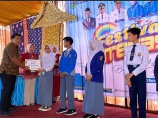 Ketua DPRD Hutri Randa Hadiri Festival Literasi Kota Sungai Penuh