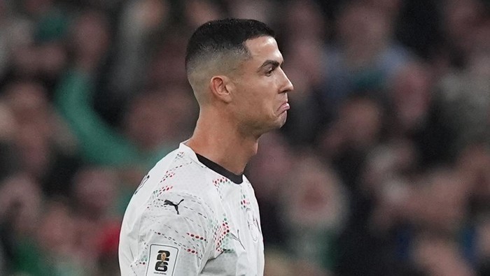 Barber Inggris Ungkap Momen Langka Potong Rambut Ronaldo