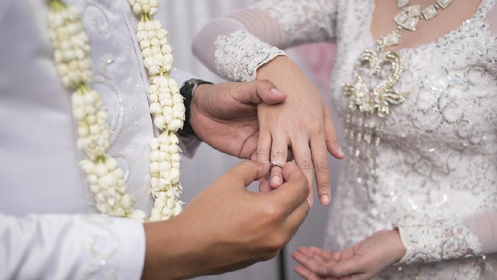 Honeymoon Cystitis: Cara Mudah Cegah Infeksi Pasangan Baru Menikah