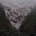 6 Fakta Semeru Meletus Dahsyat, Pendakian Ditutup & Warga Panik