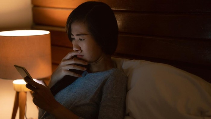 Bahaya Nonton Video Pendek: Dampak Kecanduan & Kesehatan Mental
