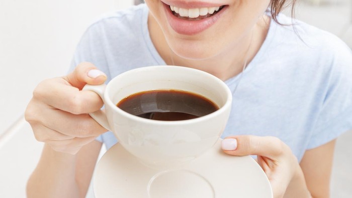 kopi pagi, manfaat kopi, kesehatan jantung, risiko kematian, Tulane University, European Heart Journal, gaya hidup sehat, minum kopi