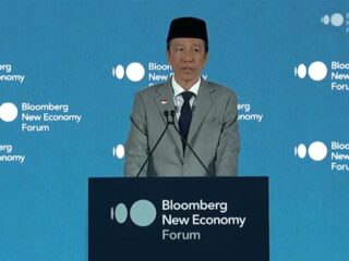 Jokowi Pamer Infrastruktur dan QRIS di Bloomberg New Economy Forum 2025