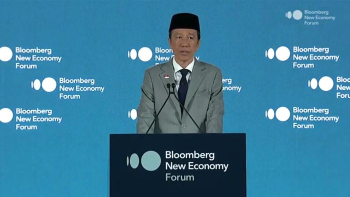 Jokowi Pamer Infrastruktur dan QRIS di Bloomberg New Economy Forum 2025