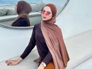 MUA Berhijab Lombok Tengah Viral, Ternyata Pria