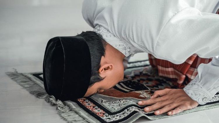 10 Tips Sholat Khusyuk agar Ibadah Lebih Tenang dan Bermakna