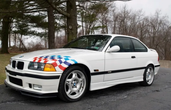 BMW M3 Lightweight 1995: Mobil Langka yang Kini Jadi Rebutan Kolektor