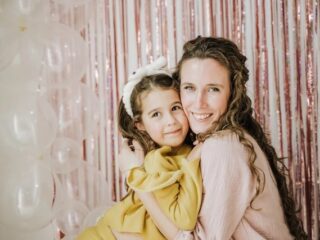 Edit Foto Bersama Ibu dengan Gemini AI, Simpel dan Estetik