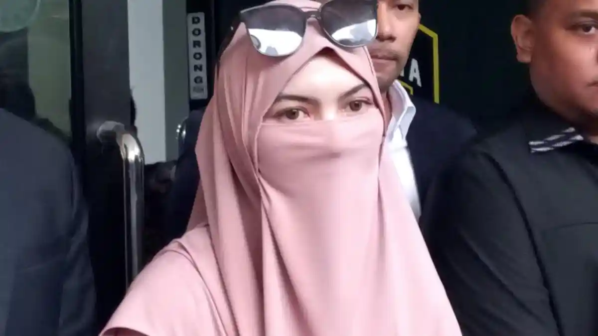 Respons Wardatina saat Suaminya Dilaporkan Inara Rusli