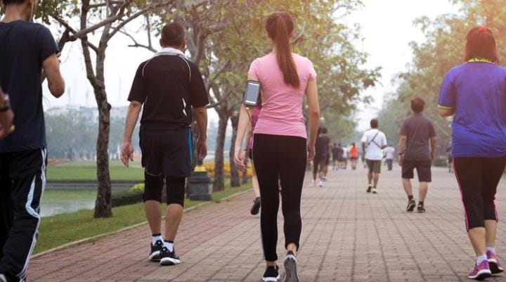 Jalan Kaki 30 Menit Sehari: Rahasia Tubuh Sehat & Pikiran Segar