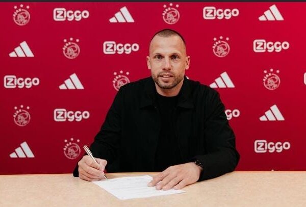 John Heitinga Diisukan Jadi Calon Pelatih Baru Timnas Indonesia