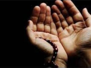 Zikir dan Surat yang Dianjurkan Dibaca Setelah Salat Subuh