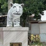 Patung Macan Putih Viral di Kediri, Mirip Kuda Nil dan Zebra
