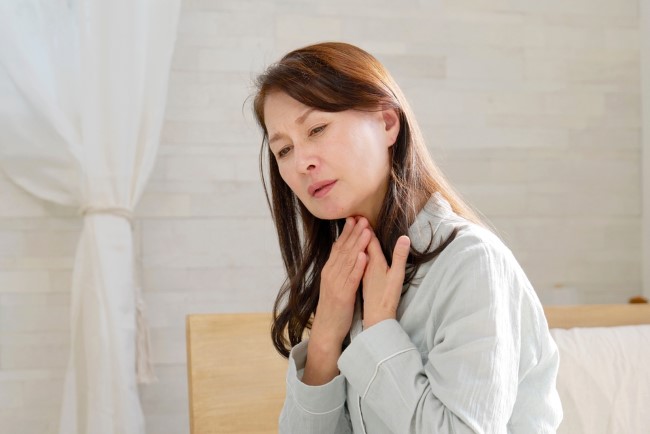 Bangun Tidur Tenggorokan Sakit? Ini Penyebab Umum dan Cara Mengatasinya