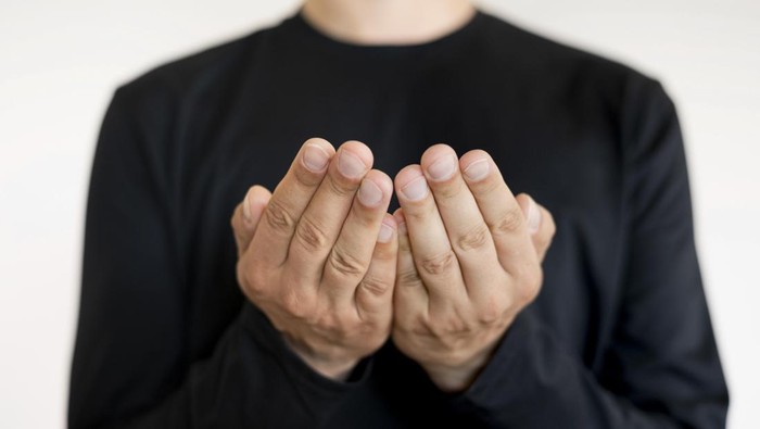 Doa Malam Tahun Baru 2026: Bacaan Arab, Latin, Arti, dan Waktu Mengamalkannya