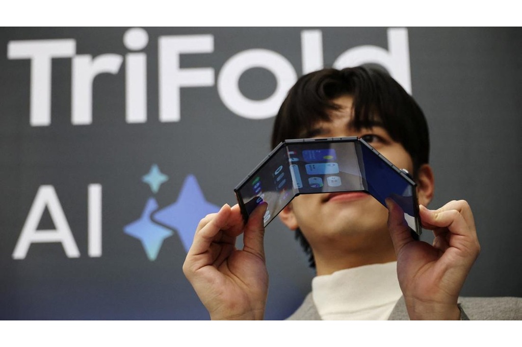 Samsung Galaxy Z TriFold: Smartphone Lipat Tiga Pertama dengan Layar 10 Inci