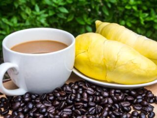 Minum Kopi Setelah Makan Durian: Aman atau Berbahaya?