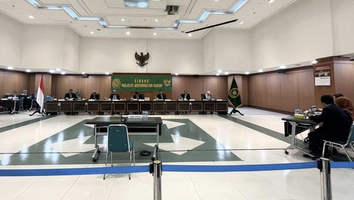 Hakim PN Batam Dipecat, Sempat Ajukan Pensiun Dini Usai Kasus Perselingkuhan