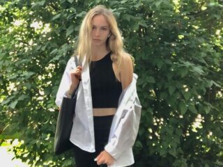 Viktoriia Kozyreva, Mantan Pebulu Tangkis Rusia yang Kini Fokus Jadi Model