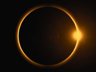 Gerhana Matahari Cincin 17 Februari 2026: Fenomena Ring of Fire & Maknanya