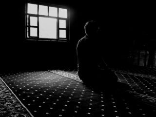 Rahasia Sholat Tahajud: Amalan Malam Para Ahli Surga