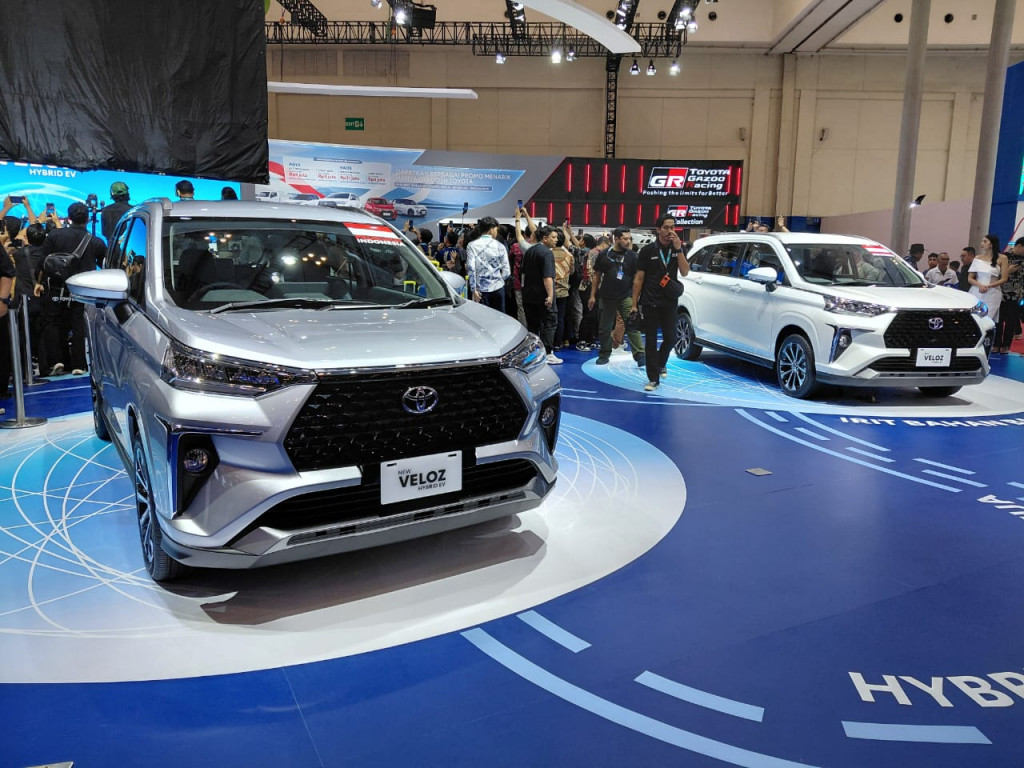 Toyota Siap Luncurkan 3 Mobil Elektrifikasi di IIMS 202