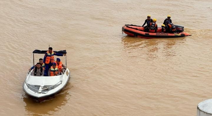 Pria Diduga Terjatuh dari Jembatan Aur Duri I, SAR Lakukan Pencarian