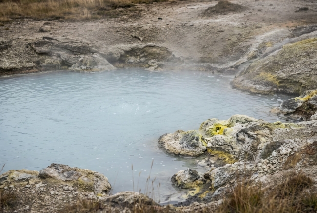 Air Belerang: Manfaat, Risiko, dan Tips Aman Berendam