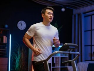 Bolehkah Olahraga Jam 11 Malam? Ini Fakta & Tips Aman