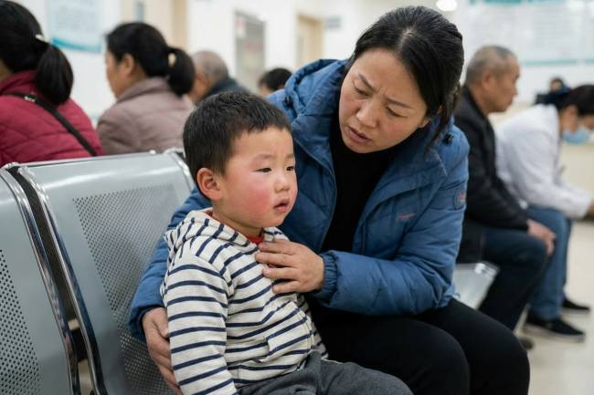 9 Ciri Anak Sesak Napas Saat Batuk yang Tidak Boleh Diabaikan