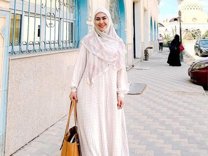 Oki Setiana Dewi Jadi Dosen Tamu di Inggris, Dakwah Tembus Kampus Eropa