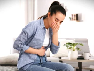 8 Penyebab Mual yang Sering Terjadi, dari Infeksi Lambung hingga Penyakit Serius