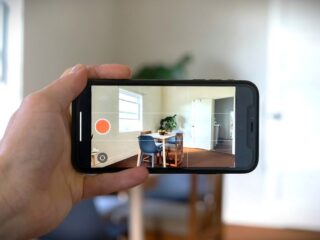 Oversharing di Medsos: Mengapa Orang Suka Bagikan Kehidupan Pribadi?