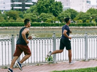 Olahraga Sebelum Berbuka Bisa Bakar Lemak, Ini Cara Aman