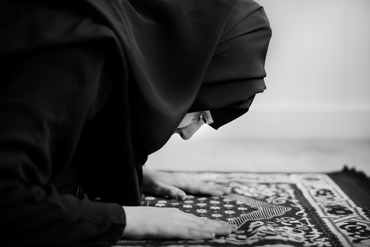 Keutamaan Sholat Sunnah Qobliyah Subuh, Niat dan Tata Cara Lengkap