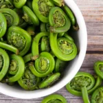 Bolehkah Ibu Hamil Makan Sayur Pakis? Ini Manfaat dan Efek Sampingnya