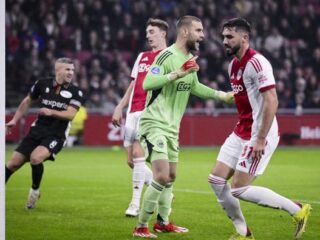 Maarten Paes Debut, Ajax Ditahan NEC 1-1 di Johan Cruijff ArenA
