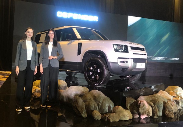 Land Rover Defender MY26 Resmi Hadir, Harga Mulai Rp3,7 Miliar