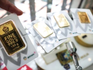 Harga Emas Antam Naik Rp49.000, Update Pegadaian 1 Maret 2026